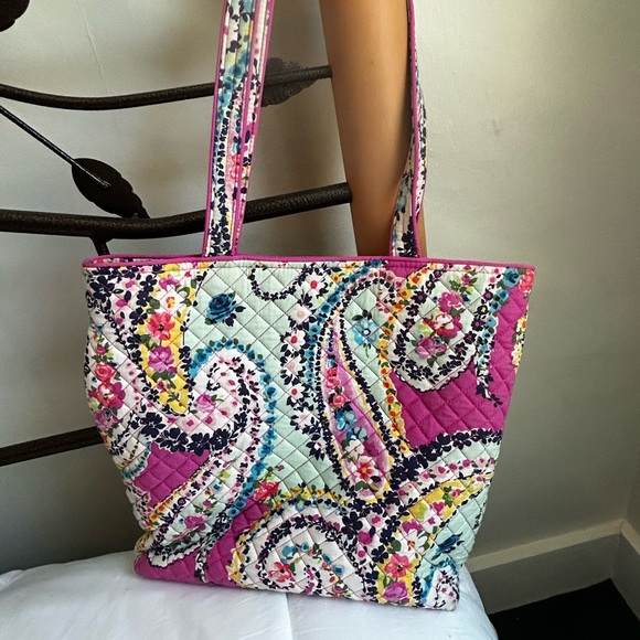 Vera Bradley Multicolor Floral Quilted Tote - Picture 5 of 6